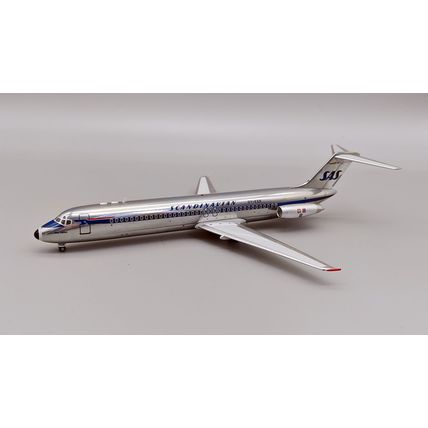 DC-9-41 SAS (POLISHED) REG: OY-KGS WITH STAND - INFLIGHT 200 IF941SK0724P 1/200