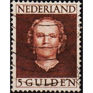 Netherlands. 1949 5g (Brown) S.G.700a Used