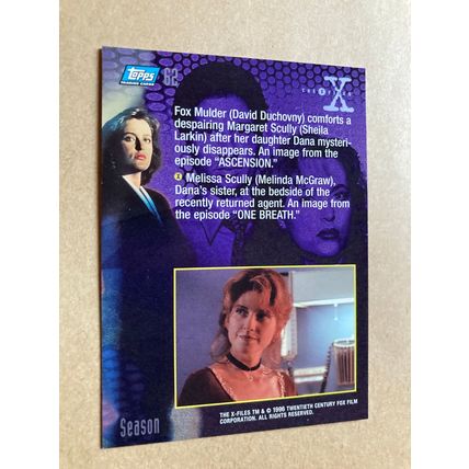 The X-Files Season 2 Base trading Card # 62 Mulder & Margaret (A) 1996 Topps