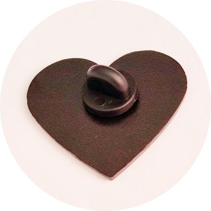 Bleeding Heart Pin Badge Metal Safety Pin Cover 3 cm x 2.8 cm Purple Black BA119