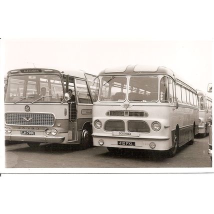 Black & White Photograph of Maidstone & District Motor Services Ltd. - 410 FKL