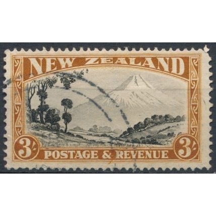 Mount Egmont: 3s - New Zealand 1942 - F H - SG 590c