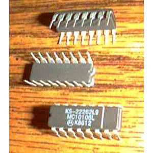 Lot of 25: Motorola MC10106L