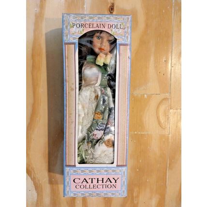 Cathay Collection Doll "LINDA" /Porcelain - includes box! FAST SHIPPING!