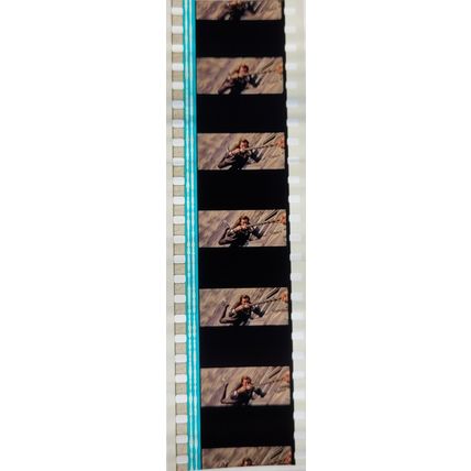 Pk GEB - T - MIX - E 0118n . 1 STRIP OF 5 - 35MM FILM CELLS. ( LR )
