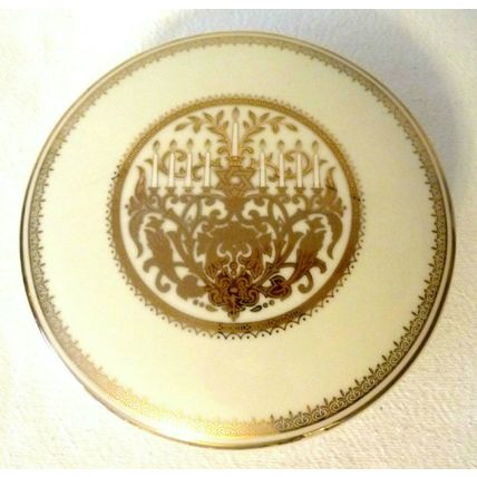 MIKASA MENORAH FESTIVAL OF LIGHTS HANUKAH CHINA & GOLD ROUND TRINKET BOX NOS