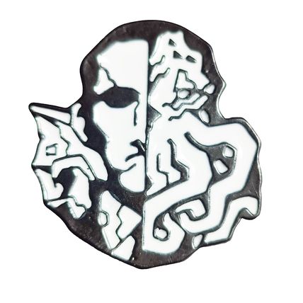 Pin Badge Skull Black & White Enamelled Metal 2.6 cm x 2.8 cm Comic Style BA137