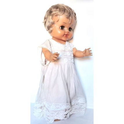 1990's VINTAGE DOLL - JOINTED - BROWN MOVING EYES - WHITE COTTON NIGHTIE - 47 cm