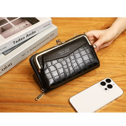 Women Horizontal Zipper Phone Bag Black