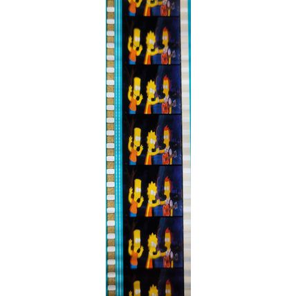 Simpsons Movie. Pk GEB - B048v . 1 STRIP OF 5 - 35MM FILM CELLS