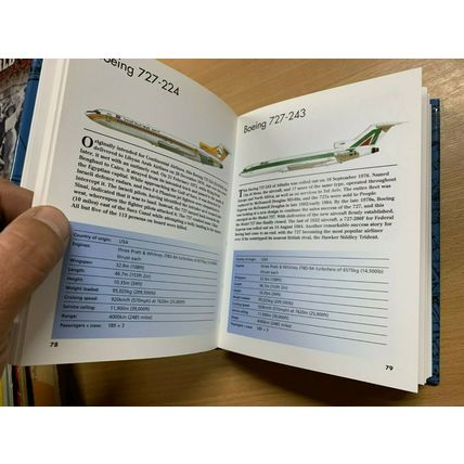 2001 1ST EDITION "CIVIL AIRCRAFT" ROBERT JACKSON ILLUSTRATED HARDBACK BOOK (P4)