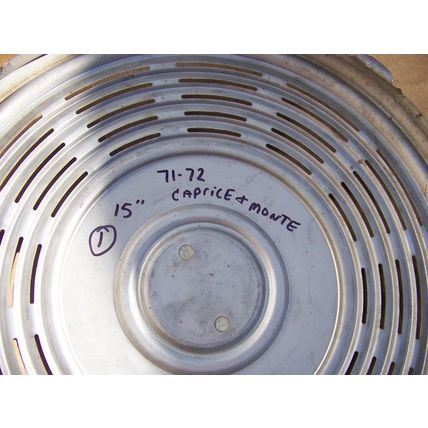 1971 CHEVROLET CAPRICE 15" HUBCAPS MONTE CARLO (1)