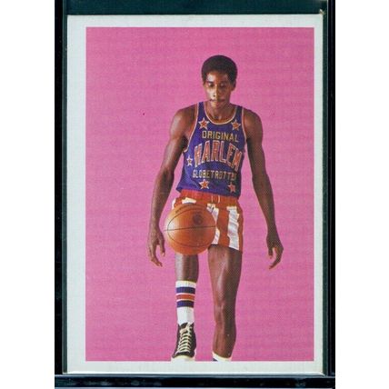 1971-72 Globetrotters 84 #62 Vincent White/(kicking ball)
