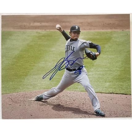 Hisashi Iwakuma Signed Autographed Glossy 8x10 Photo Seattle Mariners