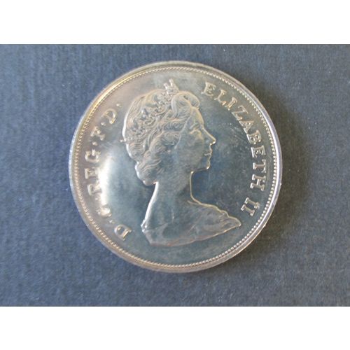1981 QUEEN ELIZABETH II / CHARLES AND DIANA WEDDING CROWN FREE POST. AAI