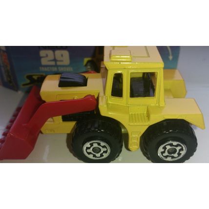 Matchbox No29 Tractor Shovel - VNMIB black trim