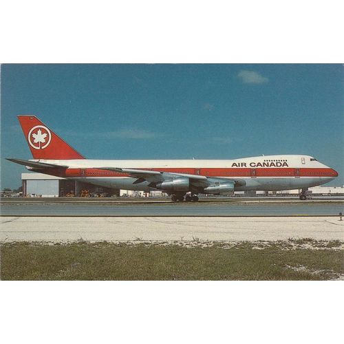 Air Canada Boeing B747 233B Civil Aircraft Postcard (A22710)