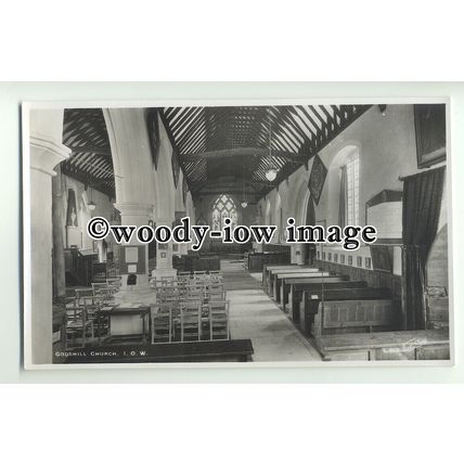h1069 - The Church interior , Godshill Village , Isle of Wight - postcard