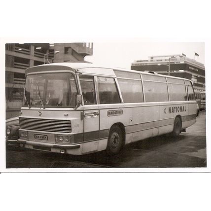 Black & White Photo of Maidstone & District Motor Services Ltd - DKK 696K ex Cox