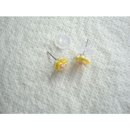 Handmade Yellow Imitation Pearl Resin Flower Bead, Stainless Steel Stud Earrings