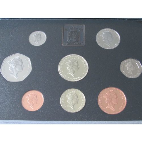 1995 QUEEN ELIZABETH II ROYAL MINT PROOF SET BLUE CASE. I