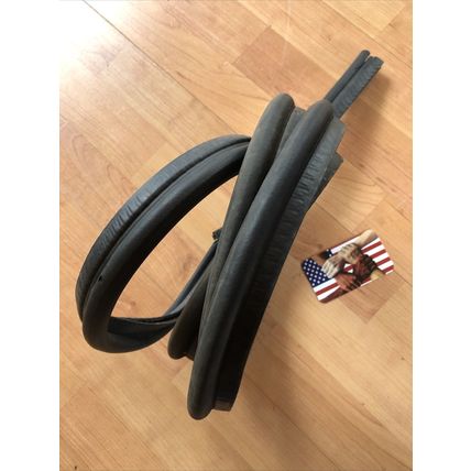 BMW 325i 318i E30 3-Series Convertible Trunk Seal Weatherstrip