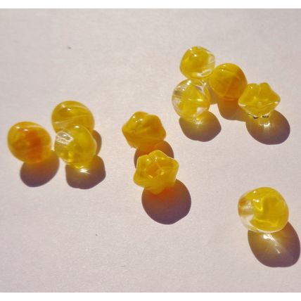 10 Yellow Givre Melon Glass Beads 10mm Ribbed Hint of orange Vintage bd090