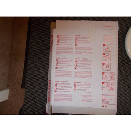 TOILET SEAT WHITE LARGER SIZE (17/11) # # # ALL ORIGINAL PACKAGING NEVER USED