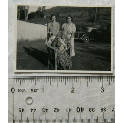 1938 original photo - Mary Wilson, Mrs. Wilson, Mary Evison at Penhalonga
