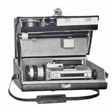 Canon Auto Zoom 814 Super 8 Cine/Movie camera, hard-case, lens and lens cap.