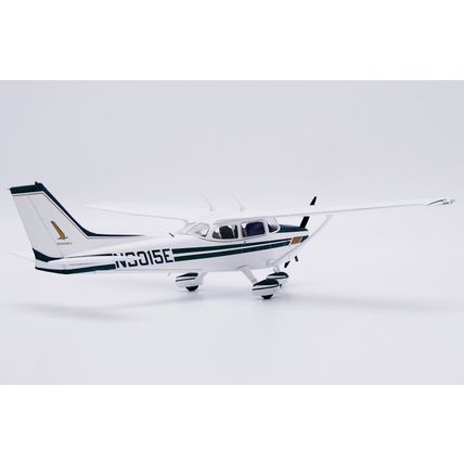 SKYHAWK II PRIVATE CESSNA 172 REG: N3015E - JC WINGS XX172001 1/72 - PRE ORDER