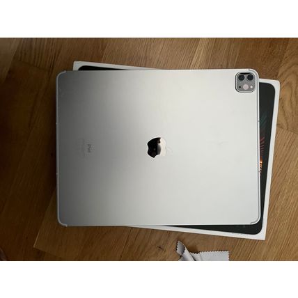 Apple iPad Pro 5th Gen 128GB, Wi-Fi+5G(Unlocked), 12.9 in Silver w/Pen+Keyboard