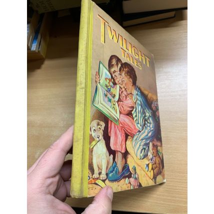 RARE* c1946 "TWILIGHT TALES" ILLUSTRATED CHILDRENS FICTION HARDBACK BOOK (P3)