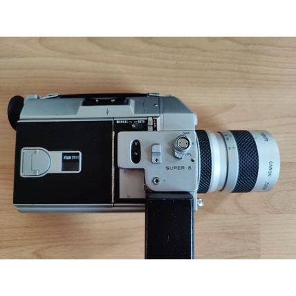 Canon Auto Zoom 814 Super 8 Cine/Movie camera, hard-case, lens and lens cap.