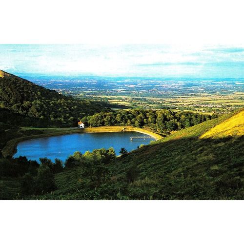 Colour Postcard - Malvern Hills & Reservoir Worcestershire