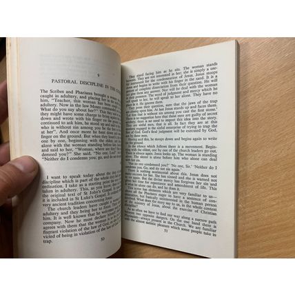 1977 "THE GOOD SHEPHERD" MEDITATIONS ON CHRISTIAN MINISTRY PAPERBACK BOOK (P2)