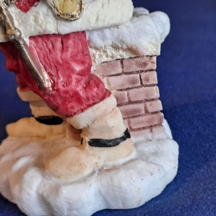 International Resourcing SANTA Claus 4 1/2 FIGURINE 1992 Christmas United States