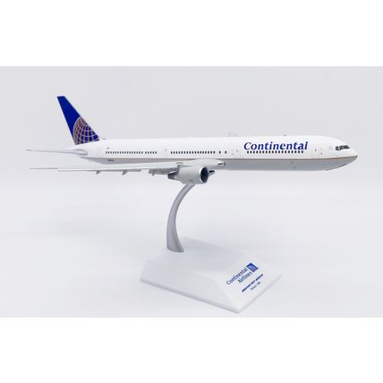 B767-400ER CONTINENTAL AIRLINES REG: N66051 - JC WINGS LH2505A 1/200 - PRE ORDER