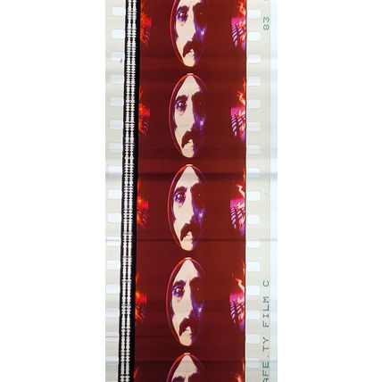 Alice Cooper. Pk MTP -BGs - A009i . 1 STRIP OF 5 - 35MM FILM CELLS.