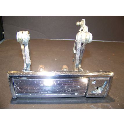 1965 CHRYSLER IMPERIAL LH FRONT DOOR HANDLE OEM #2428457 1964 1966 LEBARON CROWN
