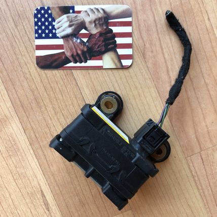 Land Rover LR039907 LR2 Stability Control Module YAW Rate Sensor