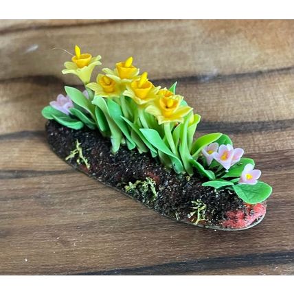 Daffodil Bed for a Dollshouse Garden