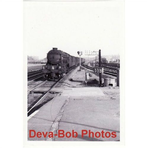 Railway Photo LNER V2 60881 WOOD GREEN 1963 BR 2-6-2 Loco Double Chimney