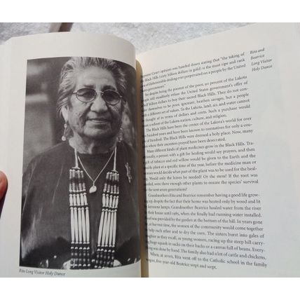 Grandmothers Counsel the World Carol Schaefer Paperback