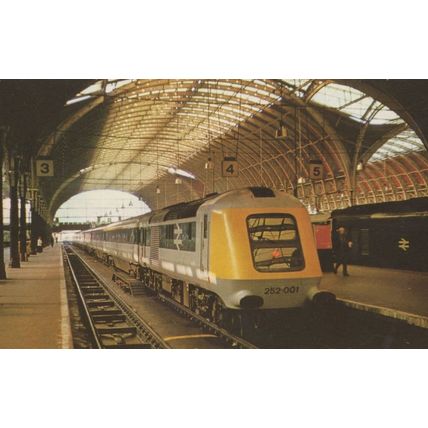 HST no 252001 Train at Paddington Railway Station Bristol Postcard