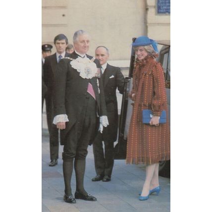 Princess Diana Wedding Announcement Guildhall Luncheon Arrival Royal Postcard