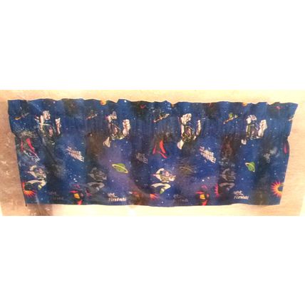 VINTAGE BUZZ LIGHTYEAR HEAVY DUTY HERO WINDOW CURTAIN VALANCE~NEW~MADE IN USA