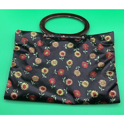 A Very Cool Rare Vintage Lady’s Pride Floral Print Hippy Style Snap Handbag