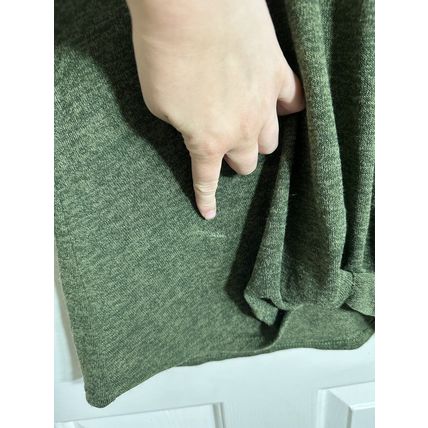 Corvia Sz Medium M Sweater/Blouse Green 3/4 Sleeve Shirt W/Knotted Front Design