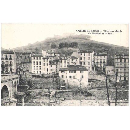 66 - Amélie les Bains - villas au bords du Mondoni et le fort